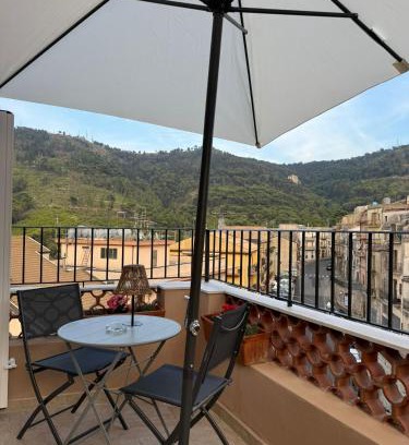Chiaramonte Gulfi House | Avi Rooms