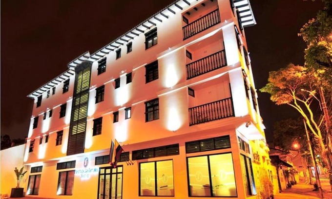 San Antonio Hotel | Aw Hotel Puerta de San Antonio