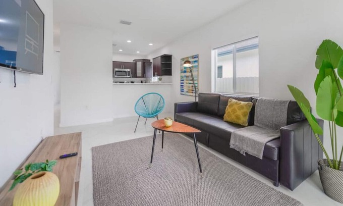 West Little River House | Awesome Brand New 3/2 House With Parking