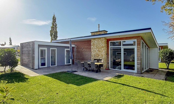 Gasthuis House | Awesome home in Bemelen with WiFi