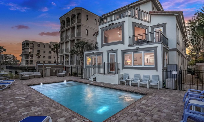 Jacksonville Beach House | Awesome Retreat Beach House – Centrally located at the City SHOPS & Restaurants!