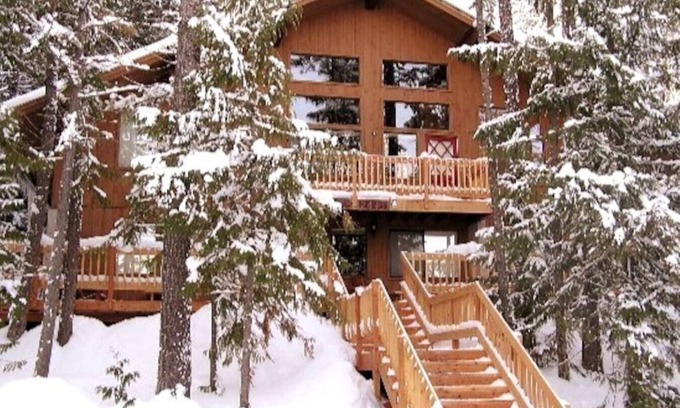 Whitefish House | Awesome Treetop Townhouse 3br 3lvl *5 Star Hosts*