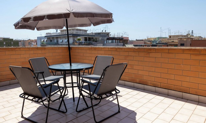 Prenestino-Centocelle House | Azalee Urban Nest - One Bedroom Guest House, Sleeps 2