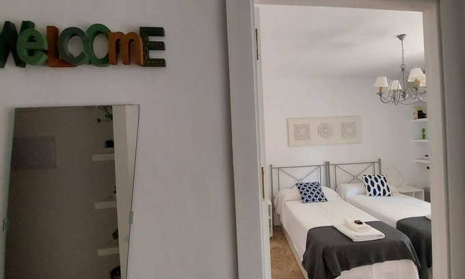 Centro Comercial Apartment | Azhar Suites II