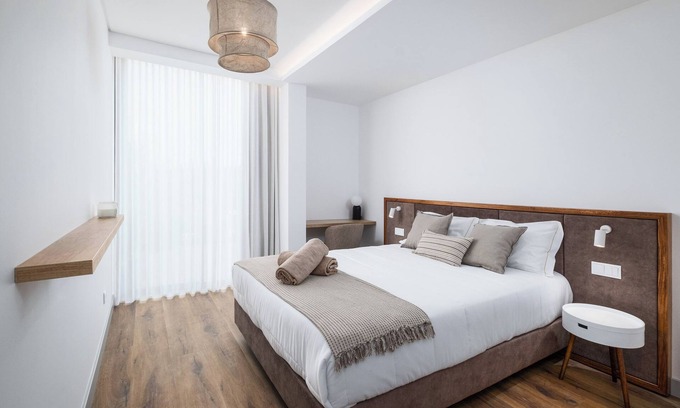 Ponta Delgada Condo | Azorian SuitesnOne-bedroom apartment near the airport of Ponta Delgada!