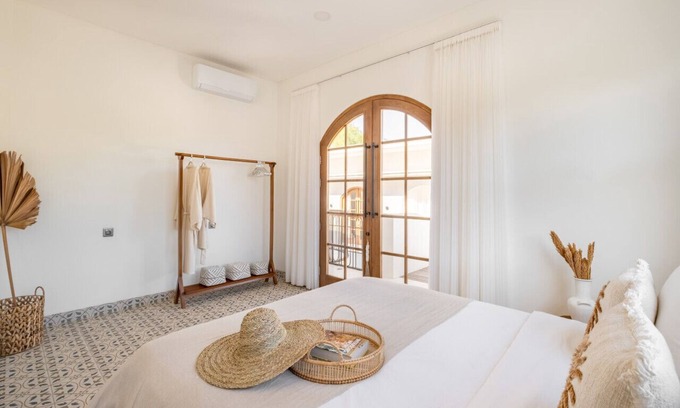 Berawa Villa | Azure Luxe Boutique Villa in Canggu 11min to FINNS