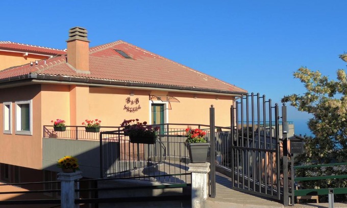 Monte Sant'Angelo Bed & Breakfast | B&B Angela