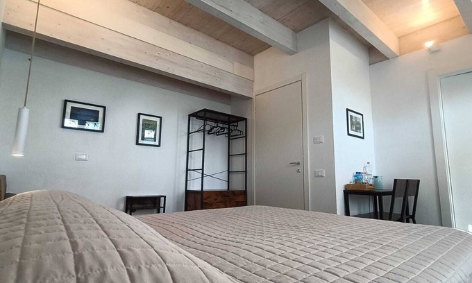 Carbonara al Ticino House | B&B Borgo Tre Case - Casoni room with breakfast, free Wi-Fi and parking
