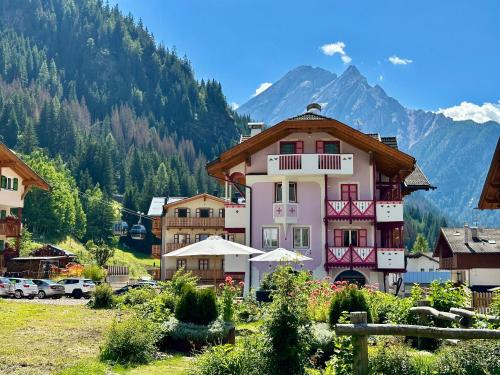 Canazei Bed & Breakfast | B&B Cèsa Planber Mountain View SKI-IN SKI-OUT
