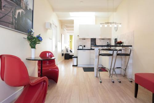 Overtoomse Sluis House | B&B Canaliscious