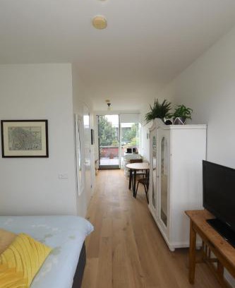 Amsterdam East Bed & Breakfast | B&B De Zwanebloem