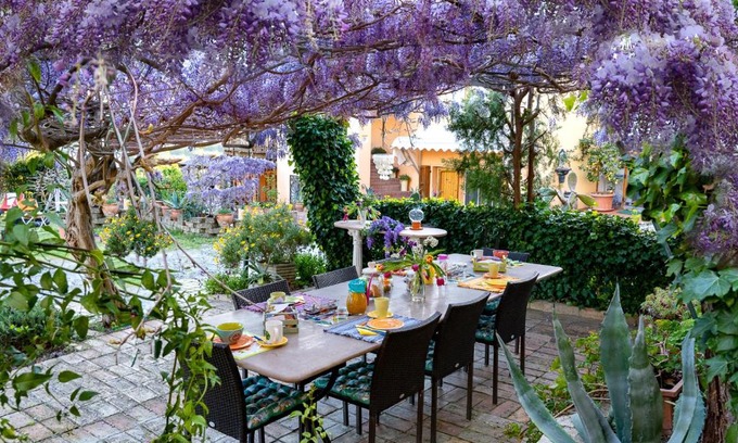 Montesicuro Bed & Breakfast | B&B Glicine