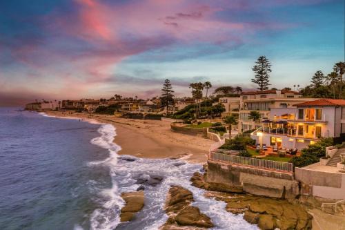 Beach Barber Tract House | B5250 Playa Vista Beachfront