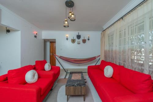 Westlands Apartment | B8- FULLY FURNISHED AND SERVICED 2 Bedroom Apartment in WESTLANDS NAIROBI with Back Up Power Generator