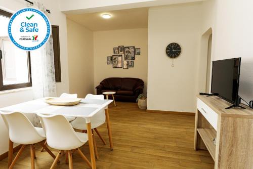Alfarrobeira Apartment | B87 - Windmill 2 Bed Apartment in Odiaxere