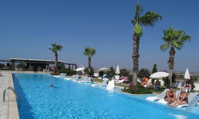 Side Apartment | Babylon Views ; An outstanding holiday home ticks every box