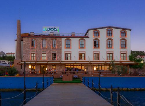 Ayvalik City Center Hotel | Bacacan Otel