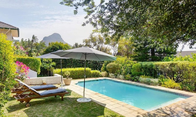 Cape Town City Centre House | Backup Powered Spacious Villa with Table Mountain Views, Private Pool and Garden