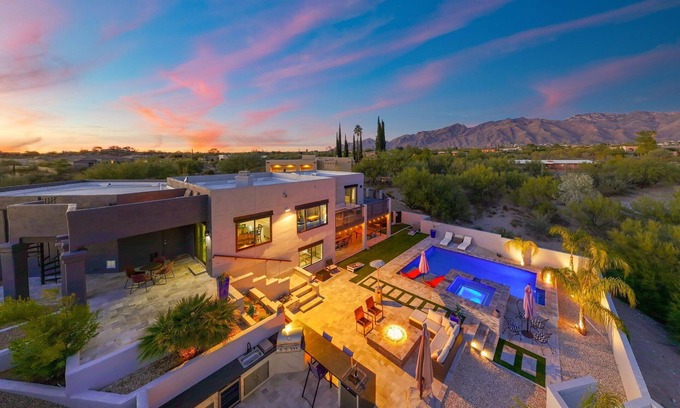 Tucson House | Backyard Oasis, Mountain Views, Resort Style Pool & Jacuzzi!