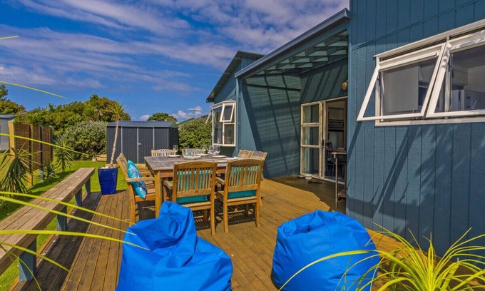 Matarangi House | Bahama Blue - Matarangi Holiday Home