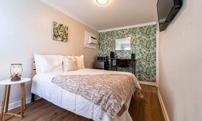 Bahama Beach Apartment | Bahama Breeze | Charming Stay for Couples