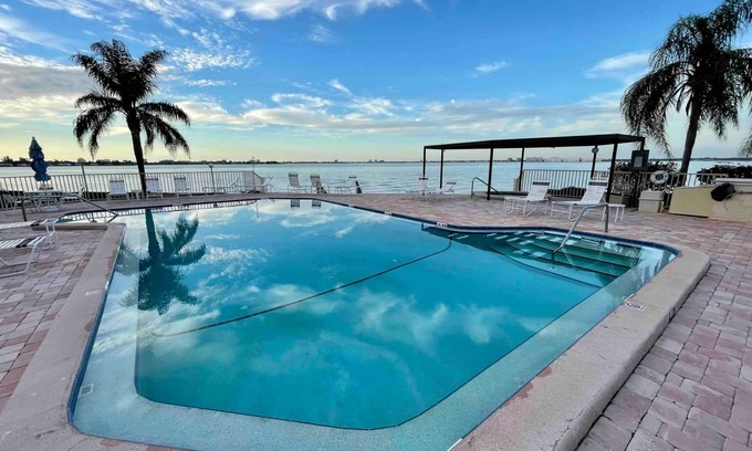 Casa del Mar Condo | Bahia Del Mar Isla Del Sol Waterfront Pool 2/2