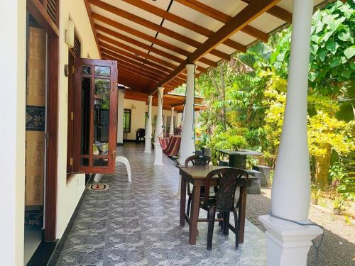 Mirissa Hotel | Bakery Family Guest House