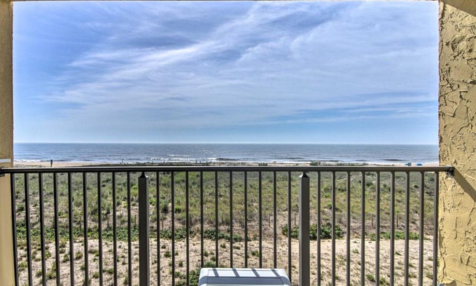 Midtown Ocean City Apartment | Balcony and Beach Access Inviting Ocean City Condo