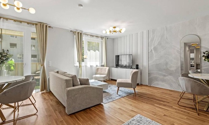 Donaustadt Apartment | Balkon I Tiefgaragen Parkplatz I 5 min zum Einkaufszentrum I Schnelles WLAN