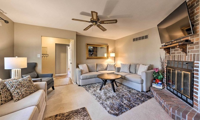 Ballwin House | Ballwin Home < 3 Mi to Castlewood State Park!