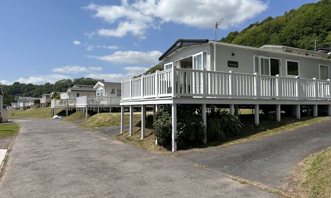 Pendine Cottage | BALMORAL, family friendly, character holiday cottage in Pendine