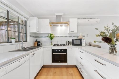 Goolwa Beach House | Banksia Beachhouse 38 Kightley Rd Goolwa Beach-No Linen Included