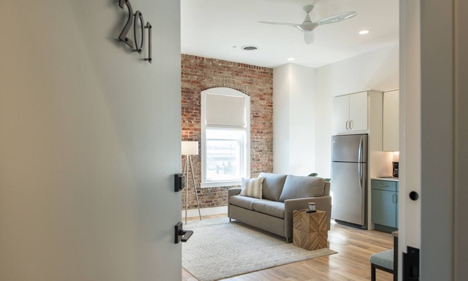 Knoxville Apartment | Barber Street Flats - 2 Bedroom, 2 Bathroom, full kitchen Double Loft