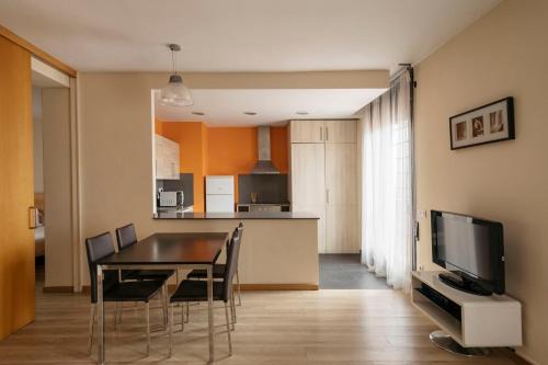 L'Antiga Esquerra de l'Eixample Apartment | Barcelona Apartment Villarroel