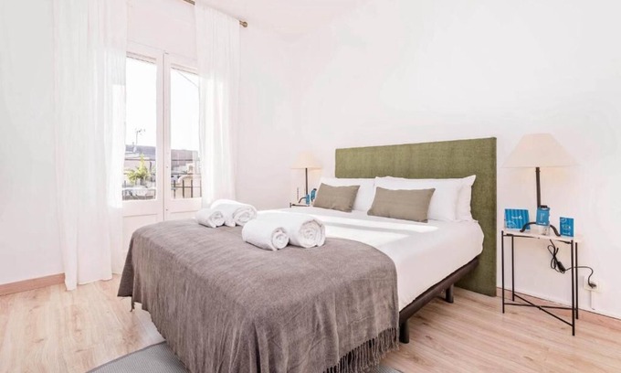 La Nova Esquerra de l'Eixample Apartment | Barcelona City Club Building! Several units perfect for big groups!
