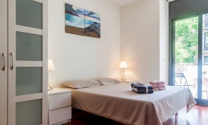 Hostafrancs Apartment | Barcelona | Plaza España Apt. with Huge Balcony ®