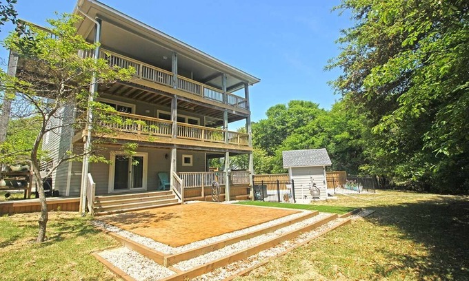 Southern Shores House | Barefoot Manor - 4 BR home w/Private Pool, just a short distance from the beach
