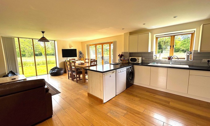 Leigh upon Mendip Cottage | Barn conversion ,waterside, rural views, Approx 11 miles - Bath, 6 miles - Frome