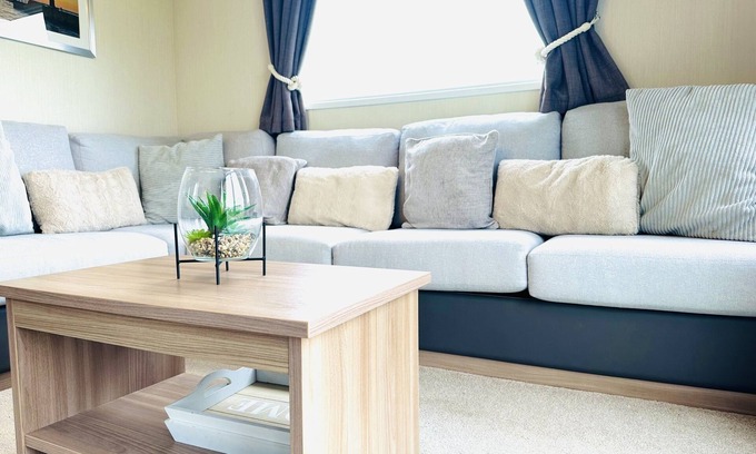 Flamborough House | Barn Owl Lodge, Thornwick Bay