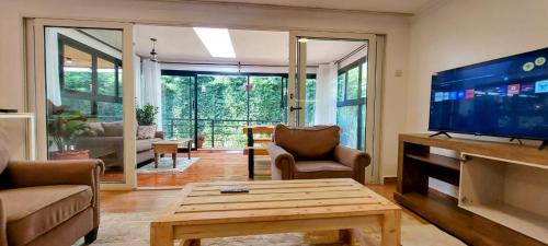 Nairobi Villa | Barnhouse Container Cottage in Tigoni