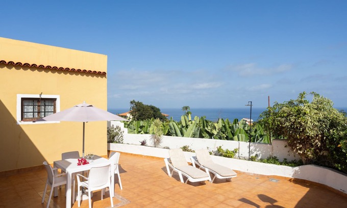 Puerto de la Cruz House | Barreto by Interhome