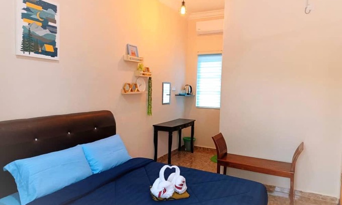 Setiu Ski Chalet | BASAR HOUSE SUITES RHU 10/PENARIK