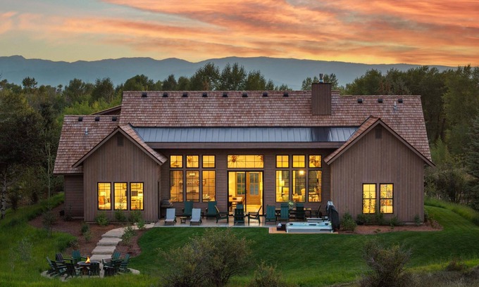 Driggs House | Basecamp Stays: Lux Teton Lodge, Privacy & Hot Tub