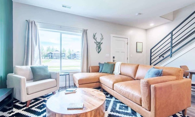 Driggs Condo | Basecamp Stays: Unique Townhome, 2 Car Garage & AC