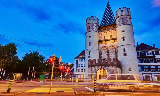 Altstadt Grossbasel Apartment | Basel City Center Apartment for couples and family stay