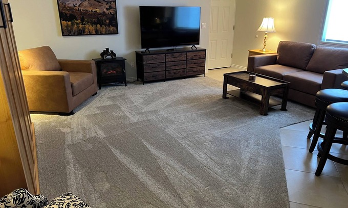 Pleasant View Apartment | Basement Family Studio for 5 with Hot Tub