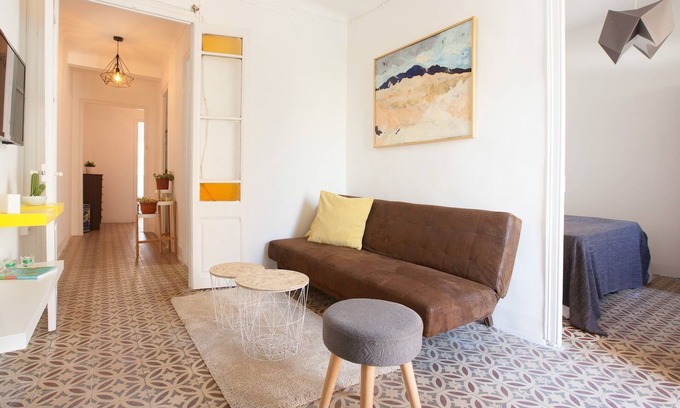 el Fort Pienc Apartment | Basic well-located Sagrada Familia Apt SF5
