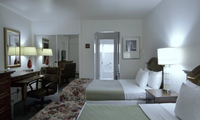 Outer Sunset House | Basics on a budget steps from the Pacific Ocean!