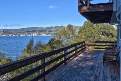 Clear Lake House | Bass Alley Bungalow A Wine Country Escape