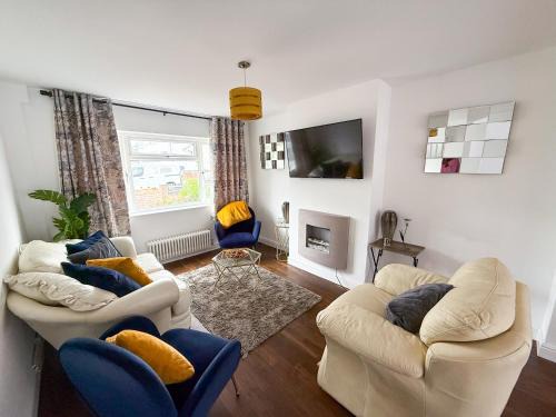 Farnborough and Crofton Apartment | Bassetts House - Contractor ready!